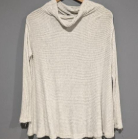 Free People- "We the Free" Lover Rib Split Back Sweater - GREY Large - Picture 3 of 7